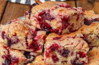 Blended Berry Cake – Barefeet within the Kitchen