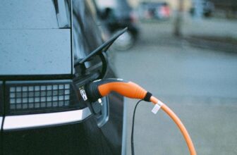US authorities opens $2.5 biilion in funding for group EV chargers