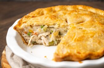 Selfmade Rooster Pot Pie | Cookies and Cups