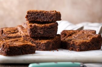 Fudgy Nutella Brownies | Cookies and Cups