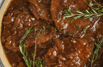 Dice Steak with Balsamic Onion Gravy