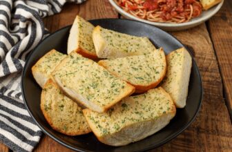 Garlic Herb Bread – Barefeet within the Kitchen