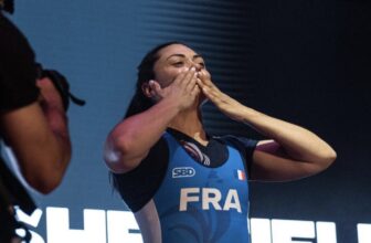 Prescillia Bavoil (69KG) Breaks Squat and Whole World Data at 2023 Sheffield Championships