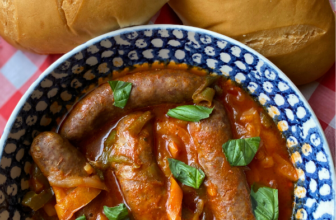 CROCK POT SAUSAGE AND PEPPERS