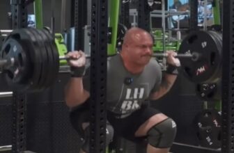 Mitchell Hooper Crushes a 210.9-Kilogram (465-Pound) Squat for 20 Reps