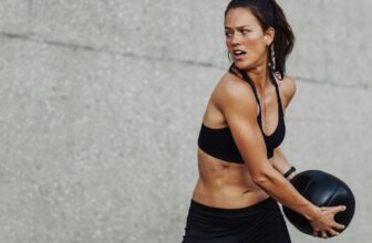 The ten Finest Medication Ball Workout routines for Energy, Conditioning, and Extra