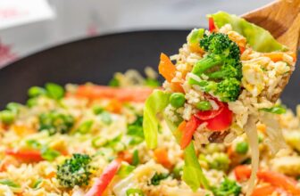 Takeout Vegetable Fried Rice – thestayathomechef.com