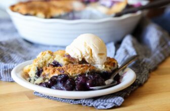 Simple Blueberry Cobbler Recipe | Cookies and Cups
