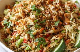 Thai Quinoa Crunch Salad | Cookies and Cups